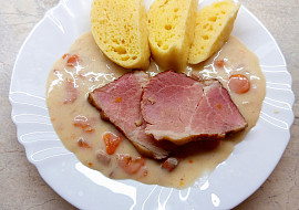 Uzené maso na smetaně se zeleninou