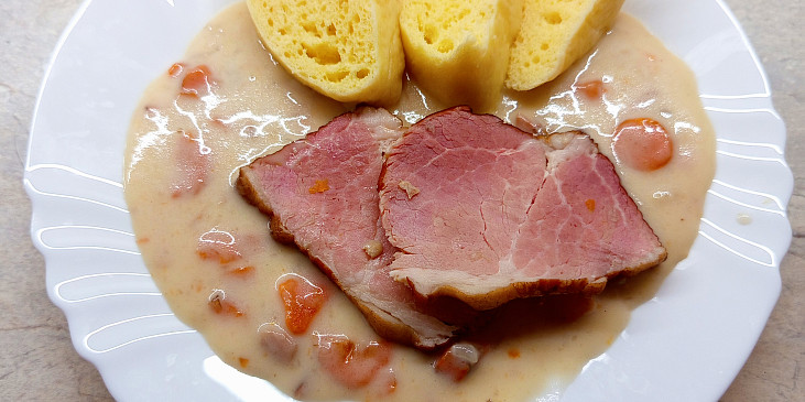 Uzené maso na smetaně se zeleninou