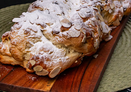 Cukrářská vánočka (mazanec)