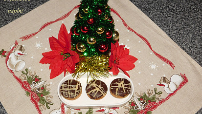 Kakaové s ořechovou náplní