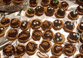 Košíčky plněné ořechovou náplní