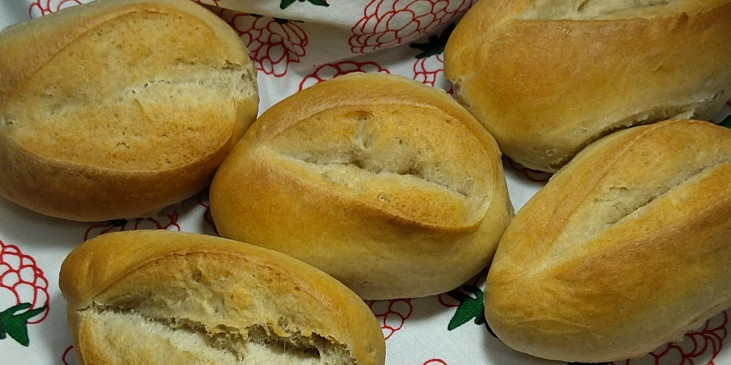 Pšenično - žitné  sádlové pečivo