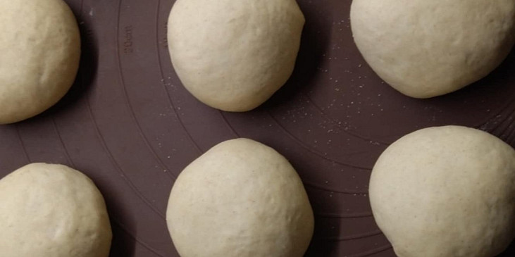 Pšenično - žitné  sádlové pečivo