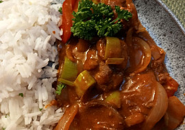 Marinovaná kuřecí játra v omáčce se zeleninou