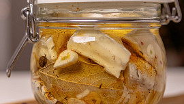 Nakládaný hermelín