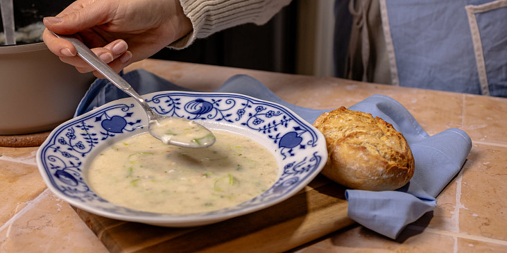 Pórková polévka s vejcem podle ČSN