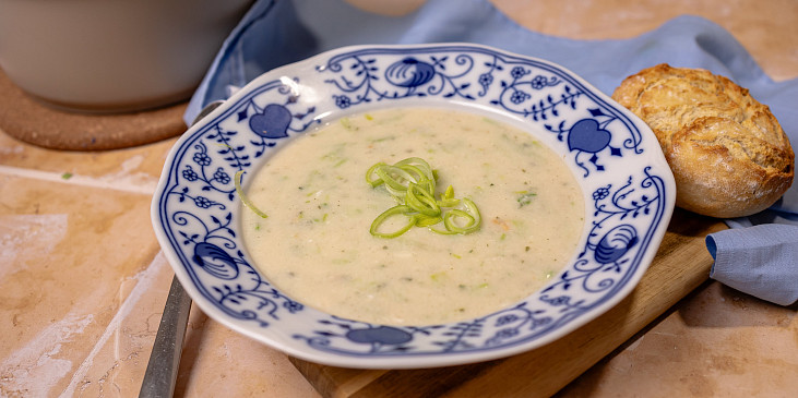 Pórková polévka s vejcem podle ČSN