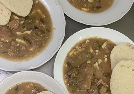 Znojemská omáčka s vepřovým masem