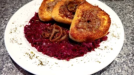 Bramborová roláda plněná mletým masem