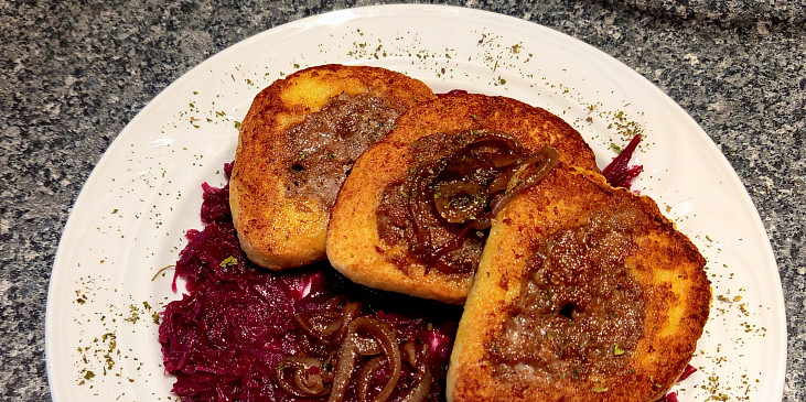 Bramborová roláda plněná mletým masem