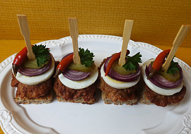 Chuťovky s kuřecím raráškem