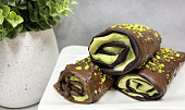 Čokopalačinky s pistáciovou náplní