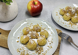 Jablečné knedlíčky ze 2 ingrediencí