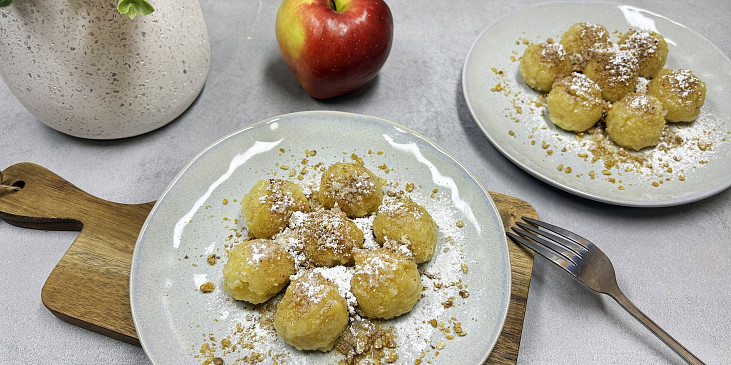Jablečné knedlíčky ze 2 ingrediencí