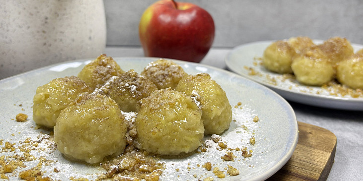 Jablečné knedlíčky ze 2 ingrediencí