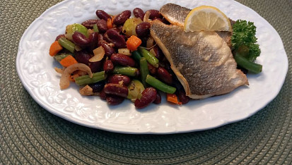 Teplý fazolový salát s mrkví a kapustičkami