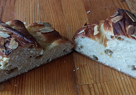 Tradiční kynutá vánočka