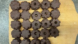 Kakaové kytičky s krémem