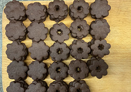 Kakaové kytičky s krémem (Před plněním)