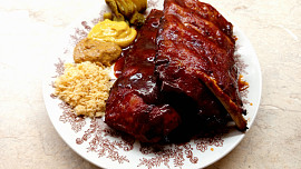 Pečená žebra s povidlovou marinádou