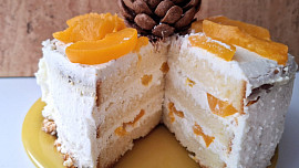 Piškotový dort s tvarohovým krémem vhodný pro žlučníkáře