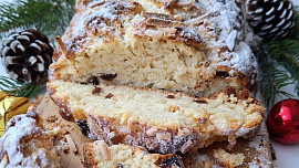 Tvarohová vánočka s rumem