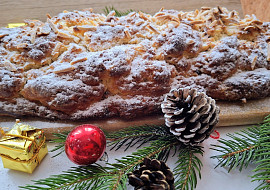 Tvarohová vánočka s rumem