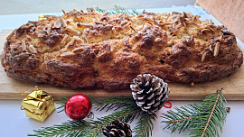 Tvarohová vánočka s rumem