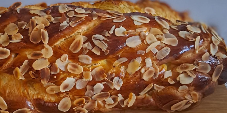 Vánočka s brusinkami