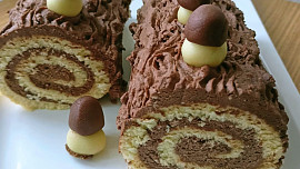 Vánoční roláda s čokoládovým krémem