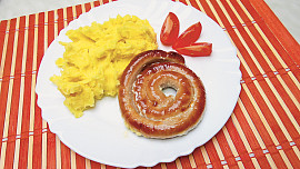 Vinná klobása na smetaně