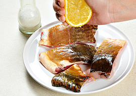 Zapečený kapr se žampiony