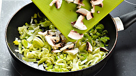 Zapečený kapr se žampiony