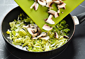 Zapečený kapr se žampiony