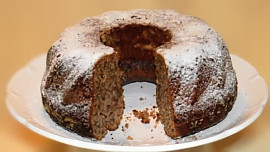 Jemná ořechová bábovka s kakaem