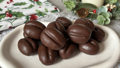 Kávová zrna z lineckých přebytků