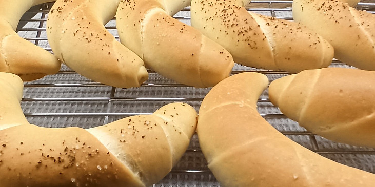 Obyčejné domácí rohlíky