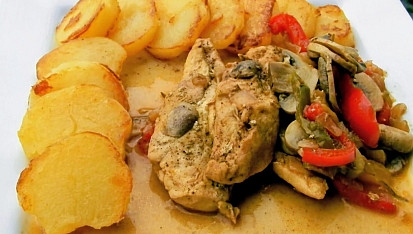 Ostré kuřecí maso se zeleninou