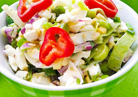 Pórkový salát s vejci a jogurtovou zálivkou