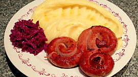 Zapečená vinná klobása