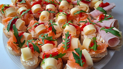 Chuťovky s uzeným lososem a žervé pomazánkou