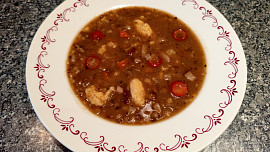 Čočková polévka s krupicovými nočky