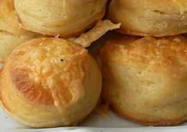 Škvarkové pagáčky s kysanou smetanou