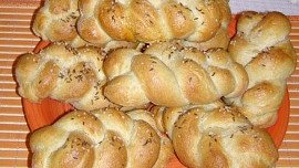 Snídaňové křupavé domácí housky