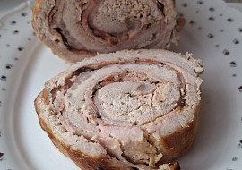 Vepřová roláda plněná slaninou