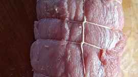 Vepřová roláda plněná slaninou