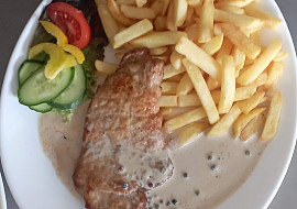 Vepřové kotletky s pepřovou omáčkou