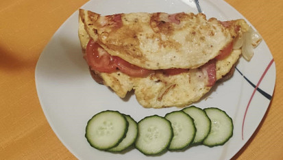 Chléb s omeletou (vaječný řízek)