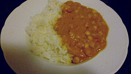 Cizrnové kari s kokosovým mlékem