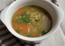 Hrstková polévka s majoránkou